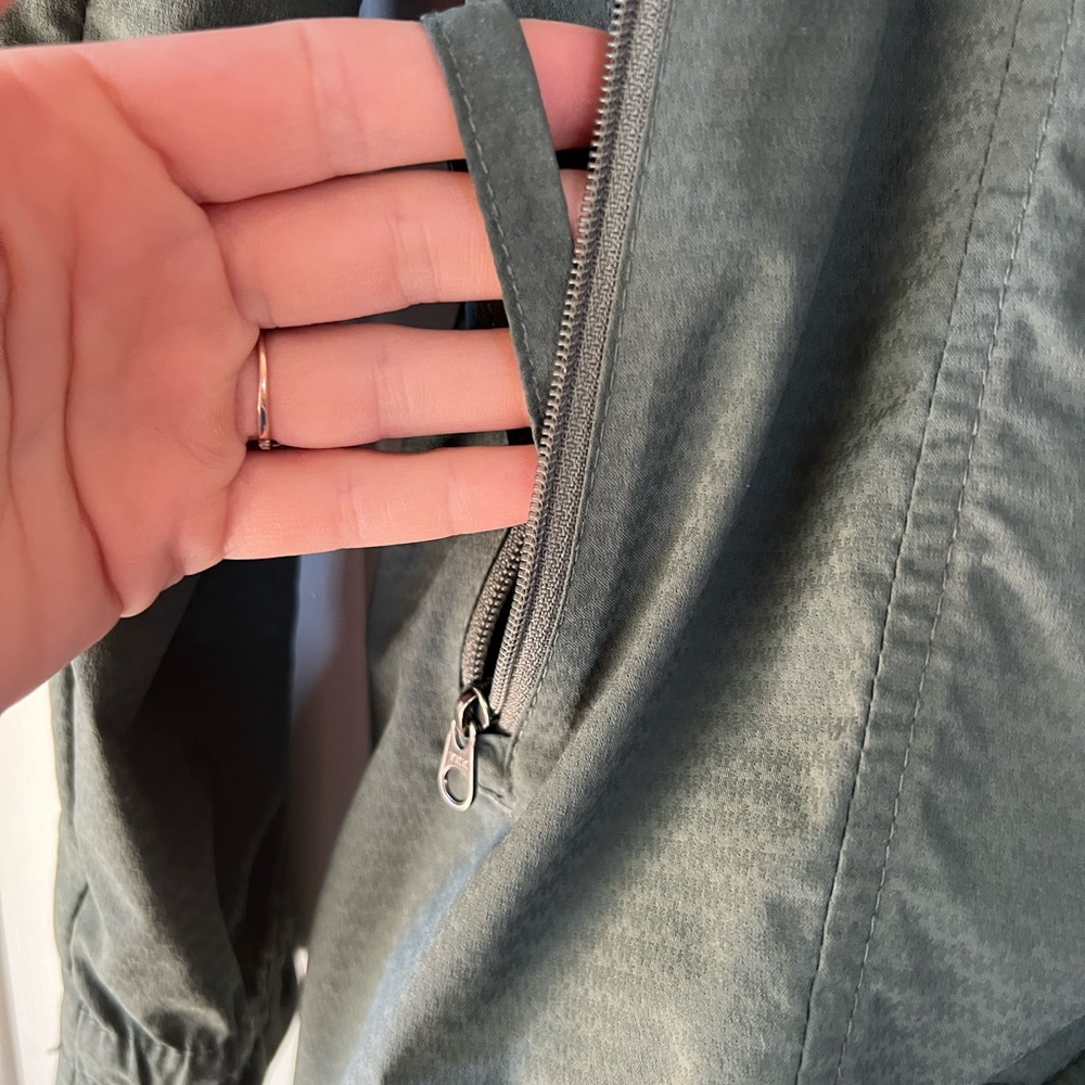 Athleta Windbreaker/Rain Jacket - image 5